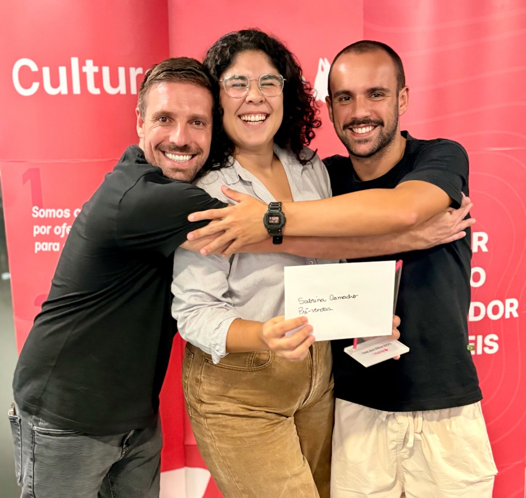 Celebração de conquista na Missão K-90